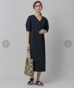 アンタイトル【通勤ワンピ】カットジョーゼット ワンピースブラック　ロング　半袖