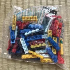 ブロック玩具と人形のセット