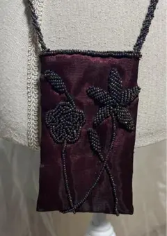 ビーズ刺繍の紫色サコッシュ