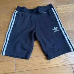 adidasオリジナル　 ハーフパンツ 130cm 黒