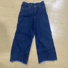 切りっぱなしストレートデニム