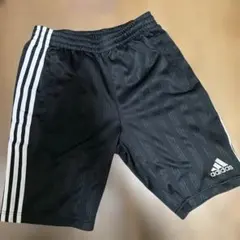 adidas 黒　ショートパンツ