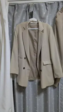 GUベージュ ダブルブレストジャケットパンツセット