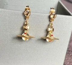 蜂様専用　vivienne westwoodピアス