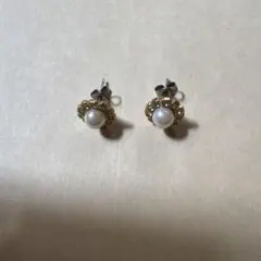 パール調 フラワーモチーフ ピアス ゴールドカラー