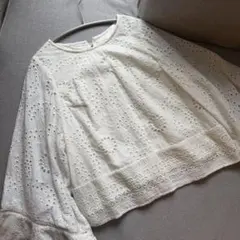 【美品】CAVEZA ROSSO カットワーク　コットンレース ブラウス 白のサムネイル