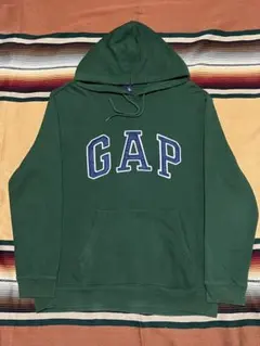 GAP プルオーバーパーカー ビッグ刺繍ロゴ 裏起毛 グリーン