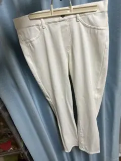 【新品】ユニクロ ウルトラストレッチレギンスパンツ L サイズ　ホワイト 白