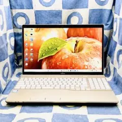 快速SSD256GB☆美しいゴールドノートパソコン♪第7世代！カメラ！Win11のサムネイル