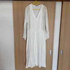 ZARA ホワイト ロングワンピース 刺繍