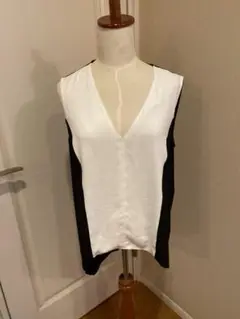 美品！！BCBGトップス