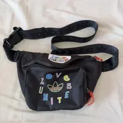 adidas ボディバッグ　ショルダーバッグ