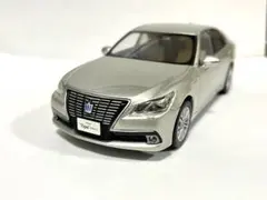 美品】トヨタ210系クラウンロイヤルサルーン062ホワイトパールカラー