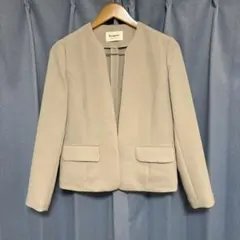 【新品】ヤンガニー　ノーカラージャケット　38のサムネイル