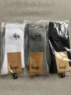 Stussy ソックス 3足セット グレー ホワイト ブラック26-30cmのサムネイル