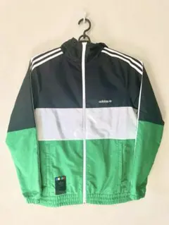 コラボ ナイロンジャケット