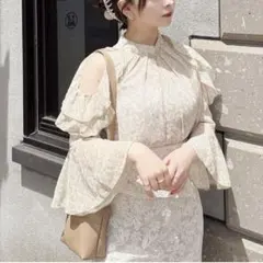 シュエットラテ　フラワープリントブラウス　ピンク