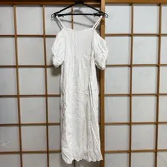オフショルダー ホワイト ワンピース