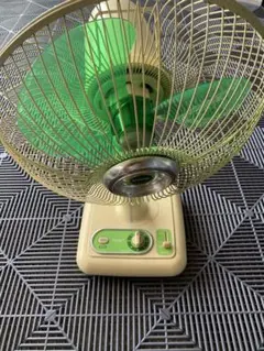 SHARP レトロ アンティーク 卓上扇風機 グリーン SHARP レトロ アンティーク 卓上扇風機 グリーン - メルカリ