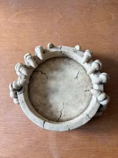 装飾的な円形陶器トレイ