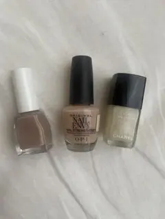 CHANEL MUSE & OPI Nail Envy Samoan Sand