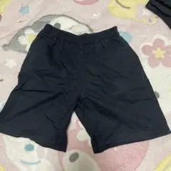 GU 黒色 ハーフパンツ 130