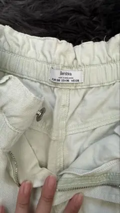 Bershka ライトグリーンデニムパンツ EUR38