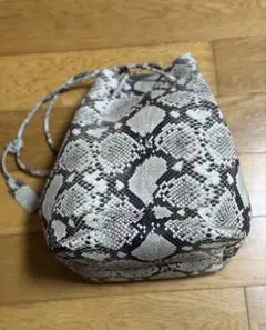 Kanematsu ヘビ柄ショルダーバッグ 中型のサムネイル