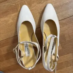 NINA RICCI ニナリッチ パンプス ホワイト ストラップのサムネイル