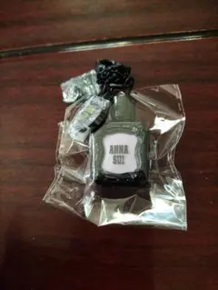 アナスイ　ANNA SUI 香水ボトル型　キーホルダー　ネイルカラー