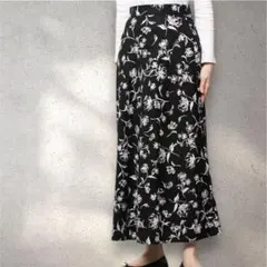 〈UNITED ARROWS＞ リネンフラワープリ ントマキシスカート