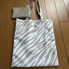 Whim Gazette トートバッグ ポーチ付き ゼブラ柄のサムネイル