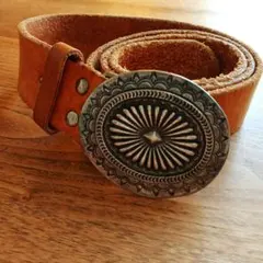 ブラウンレザー ベルト 装飾的バックル