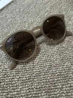 【新品未使用】Ray-Ban レイバン　サングラス ベージュ