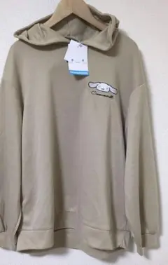 シナモロール　レディースパーカー　 ベージュ　Cinnamoroll