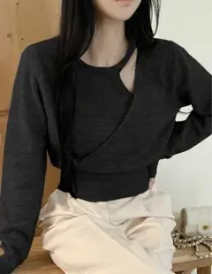 ブラック　クロスオーバーニット 長袖