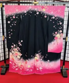 正絹 振袖 金駒 紋意匠 黒地 銀通し 未仕立て品 仮絵羽 1199 - メルカリ