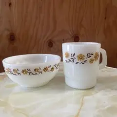 ターモクリサ　テルモクリサ　マグカップ　チリボウル　ミルクガラス　花柄マグカップ
