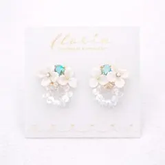 クレイフラワー　ビジュー　ピアス　イヤリング　冬アクセサリー　透明感　大人可愛い