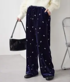 DISCOAT ベロア刺繍イージーパンツ　ネイビー
