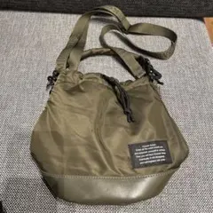 GU コラボ　アンダーカバー巾着型ショルダーバッグ カーキ