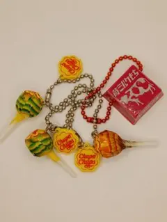 ミニチュア　チュッパチャップス3個とチロルチョコ1個のセット　キーホルダー