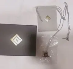 コンパス MMM ロゴペンダント