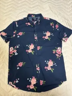 Hollister ホリスターEpic Flex 花柄 半袖シャツ Mのサムネイル