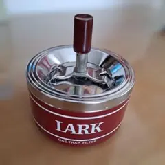 新品未使用】昭和レトロ LARK 缶灰皿 当時物 ラーク ヴィンテージ 赤缶