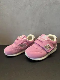 New Balance ピンク スニーカー ベルクロ