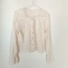 アイボリー レース付きボタンカーディガン