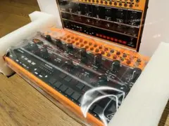 ELECTRO WEIRD OMEN セミ・モジュラーシンセサイザー ELECTRO WEIRD OMEN セミ・モジュラーシンセサイザー - メルカリ