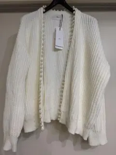 新品　Vin ホワイトニットカーディガン　パールフリー