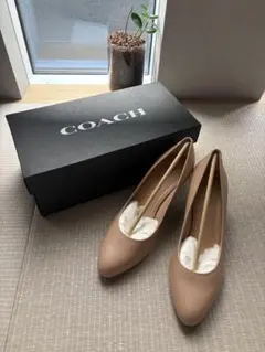 【お値下げ中】COACH コーチ パンプス ベージュ 7.5Cのサムネイル